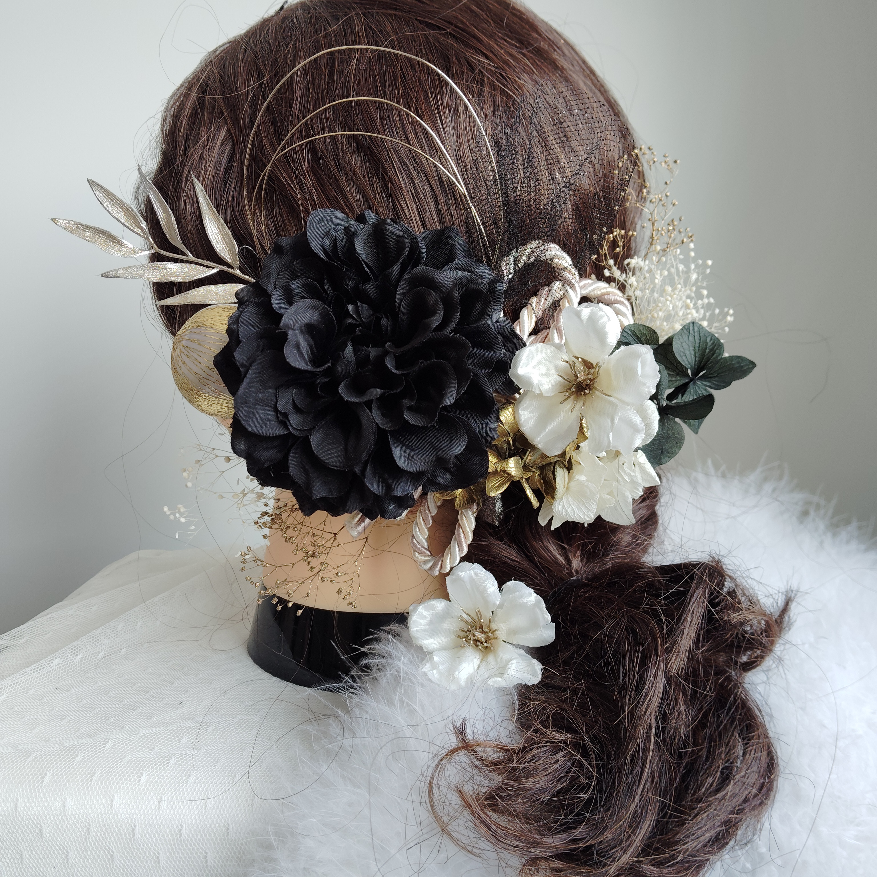 春結＿＿ダリアとチュールの髪飾り　和紐　卒業式　成人式 　結婚式　髪飾り 　色打掛　黒振袖　黒着物　袴　和装　白黒金