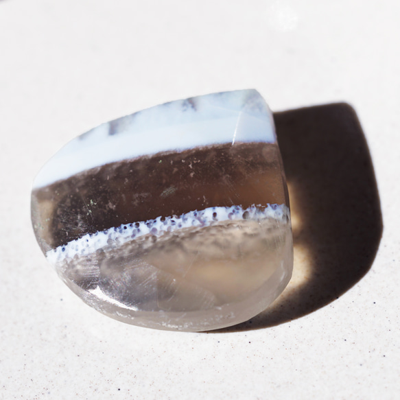 條紋藍蛋白石栗色切割醫用不銹鋼耳環 - Maaret 第7張的照片