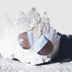 條紋藍蛋白石栗色切割醫用不銹鋼耳環 - Maaret 第6張的照片