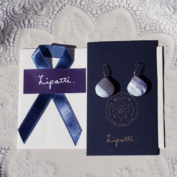 條紋藍蛋白石栗色切割醫用不銹鋼耳環 - Maaret 第5張的照片