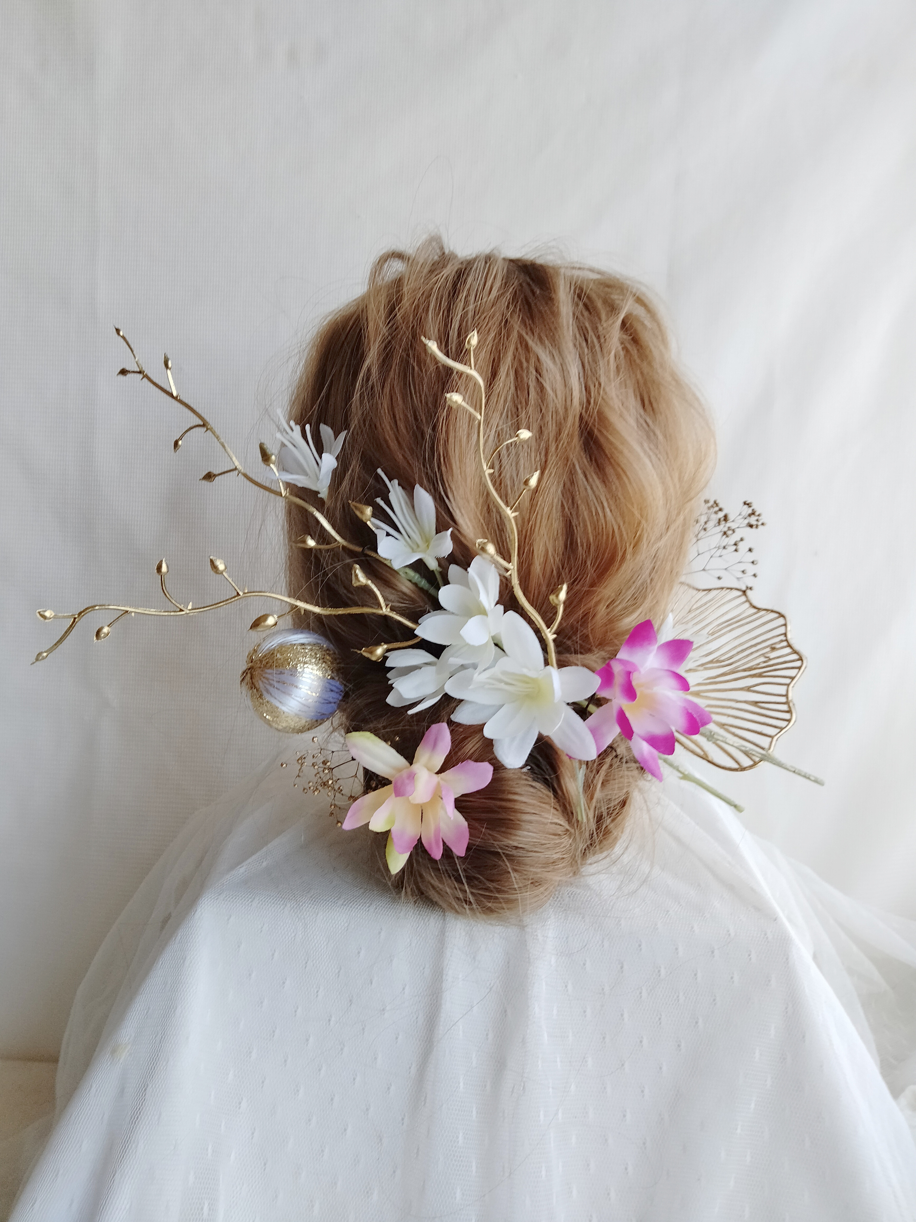 枝アレンジ　枝物　シニヨン　シニヨンヘアアレンジ　タイトシニヨン　金箔へア　水引きアレンジ　ドライフラワー　成人式髪飾り