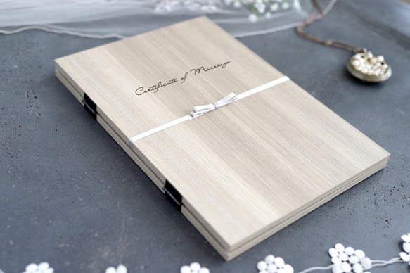 結婚式でのオススメアイテム♪木製ブック　木製の結婚証明書×フォトフレーム 3枚目の画像