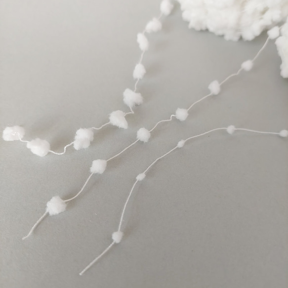 B108「大粒ポンポンヤーン(ホワイト)」素材糸　引き揃え糸 4枚目の画像