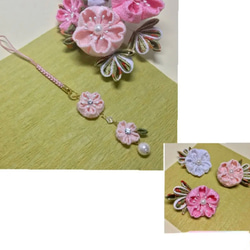 つまみ細工  3色から選べる桜満開ストラップ/帯飾り/イヤホンジャック 1枚目の画像