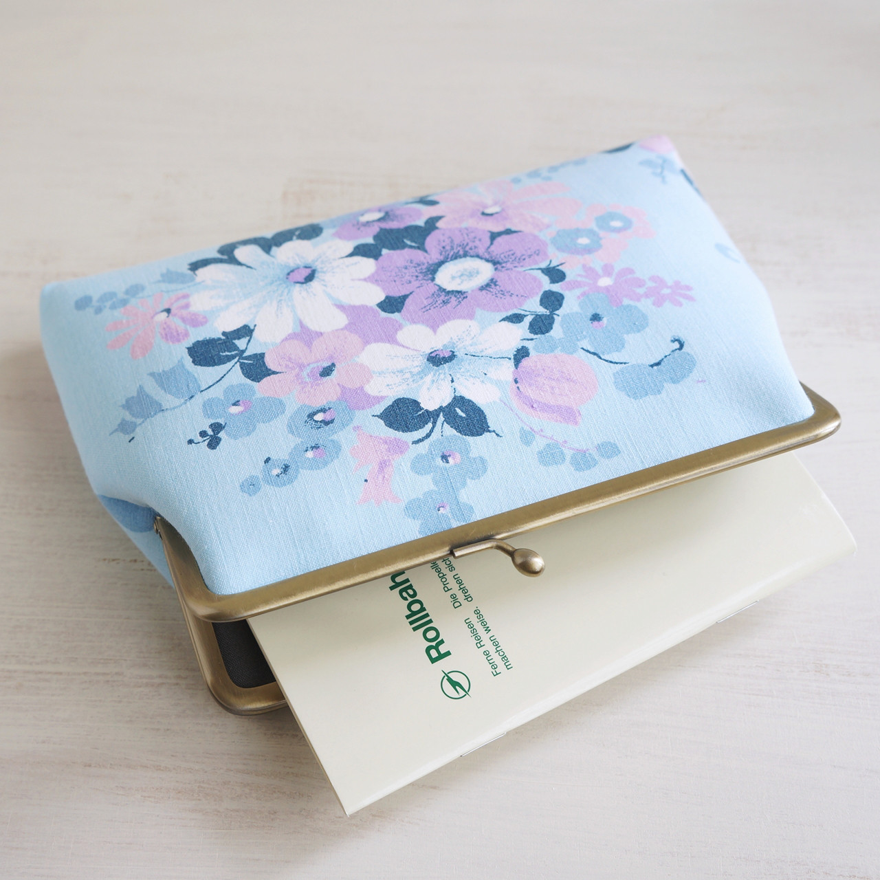 ■ヴィンテージ生地の三枚口のがま口ケース / ブルーブーケ■ feuille (vf-bbq)