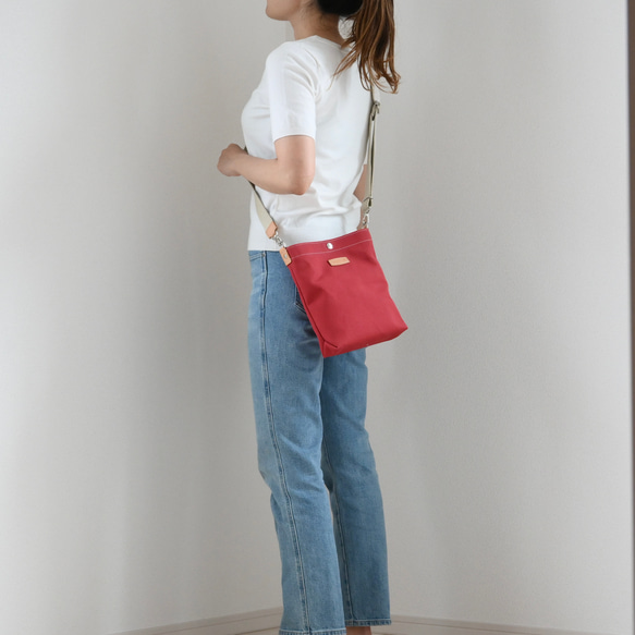 Sサイズ/軽量＆500mlペット・傘が縦に入る便利なショルダー/安心の国産帆布×ヌメ革#レッド 2枚目の画像