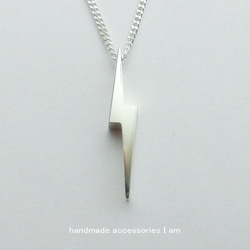 銀稲妻一閃(M) 稲妻ペンダント LightningPendant 銀稲妻一閃(M) 稲妻ペンダント LightningPendant - メルカリ