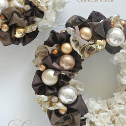 【再販】たっぷりリボンとオーナメント♩ホワイト×ゴールドのクリスマスリース♡ 4枚目の画像