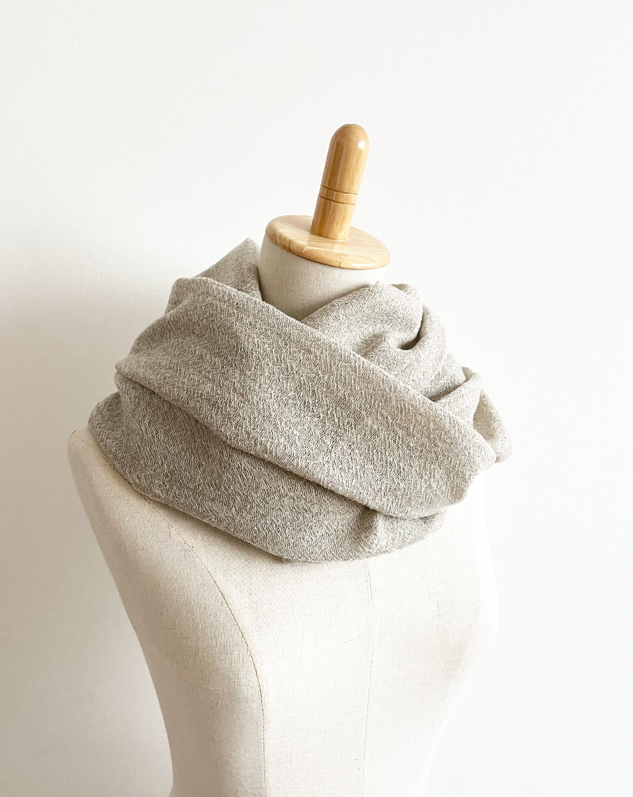 ウールガーゼのスヌード＊トップライトベージュ＊ねじりあり