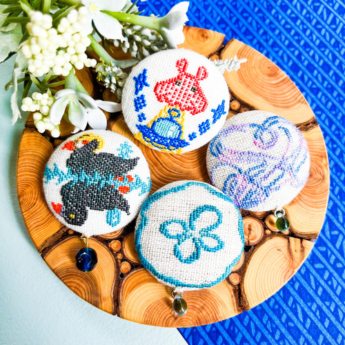 クラゲ水族館 海のいきもの刺繍くるみボタンブローチ/ヘアゴム