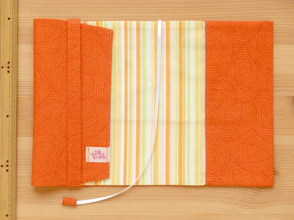 【再販】ブックカバー（文庫判） ～ウキウキ気分で～ 3枚目の画像