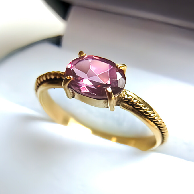 ピンクトパーズのリング オーバルファセット・カット