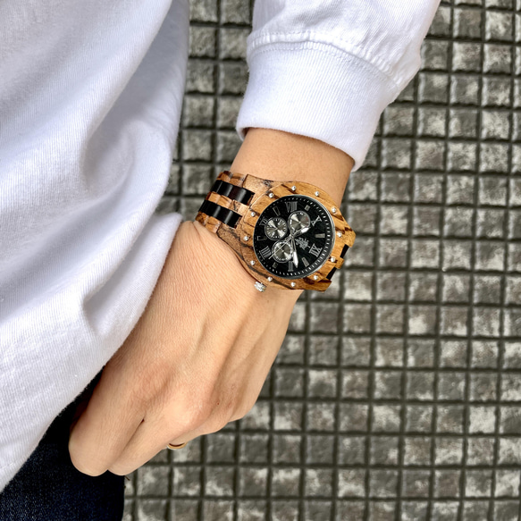 【木製腕時計】EINBAND Sand 木の時計 カレンダー付き ウッド ウォッチ ゼブラ エボニー 黒檀【46mm】 5枚目の画像