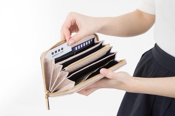 《一番人気！選べる7色》ラウンドファスナー・長財布☆彡大容量・カード12枚収納・クロコダイル型押しレザー・くすみカラー 18枚目の画像