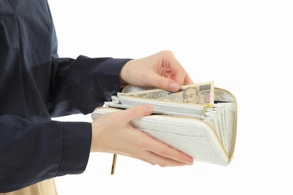 《一番人気！選べる7色》ラウンドファスナー・長財布☆彡大容量・カード12枚収納・クロコダイル型押しレザー・くすみカラー 16枚目の画像