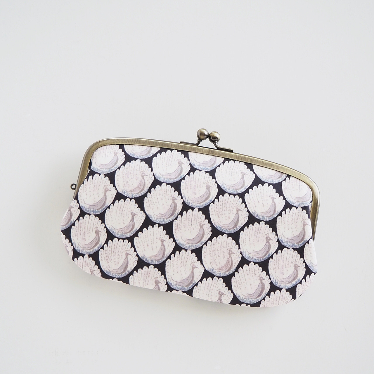 ■リバティの親子がま口長財布・ピーコックス・グレー ■ ticket (lbt-pc-gy)