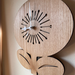 天然木 花モチーフ 掛け時計 置き時計 ウォールデコ 3枚目の画像