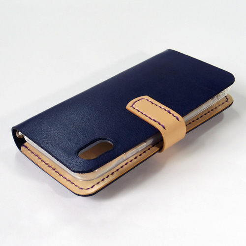 スナップボタン留めレザーケースとショルダーストラップ iPhone