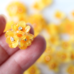 はちみつ色した金木犀とコットンパールのピアス／イヤリング　（ミモザ　花、ギフト） 12枚目の画像