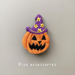 ハロウィン・ジャックオランタンの手刺繍ブローチ ブローチ Rico