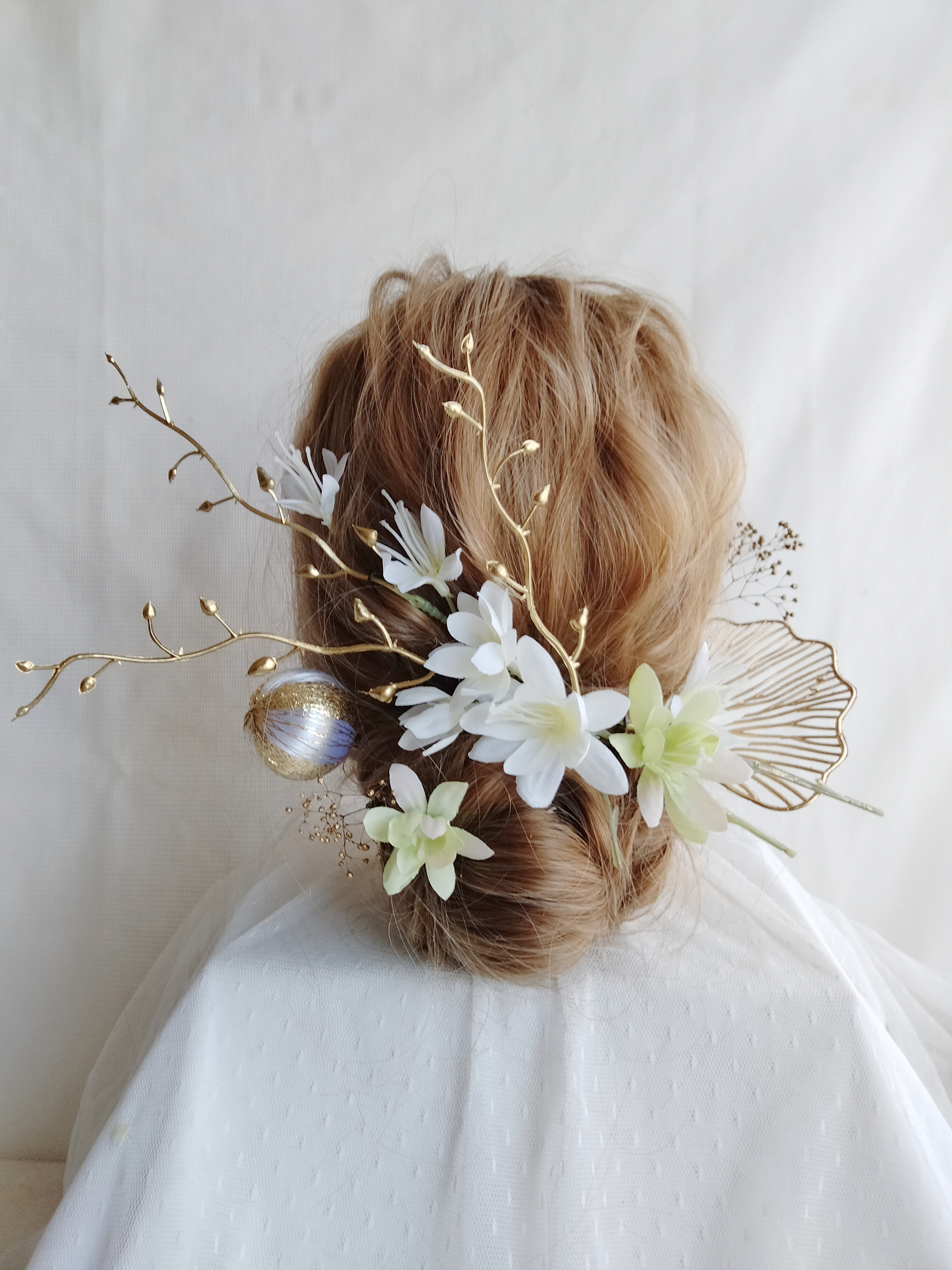 枝アレンジ　枝物　シニヨン　シニヨンヘアアレンジ　タイトシニヨン　金箔へア　水引きアレンジ　ドライフラワー　成人式髪飾り