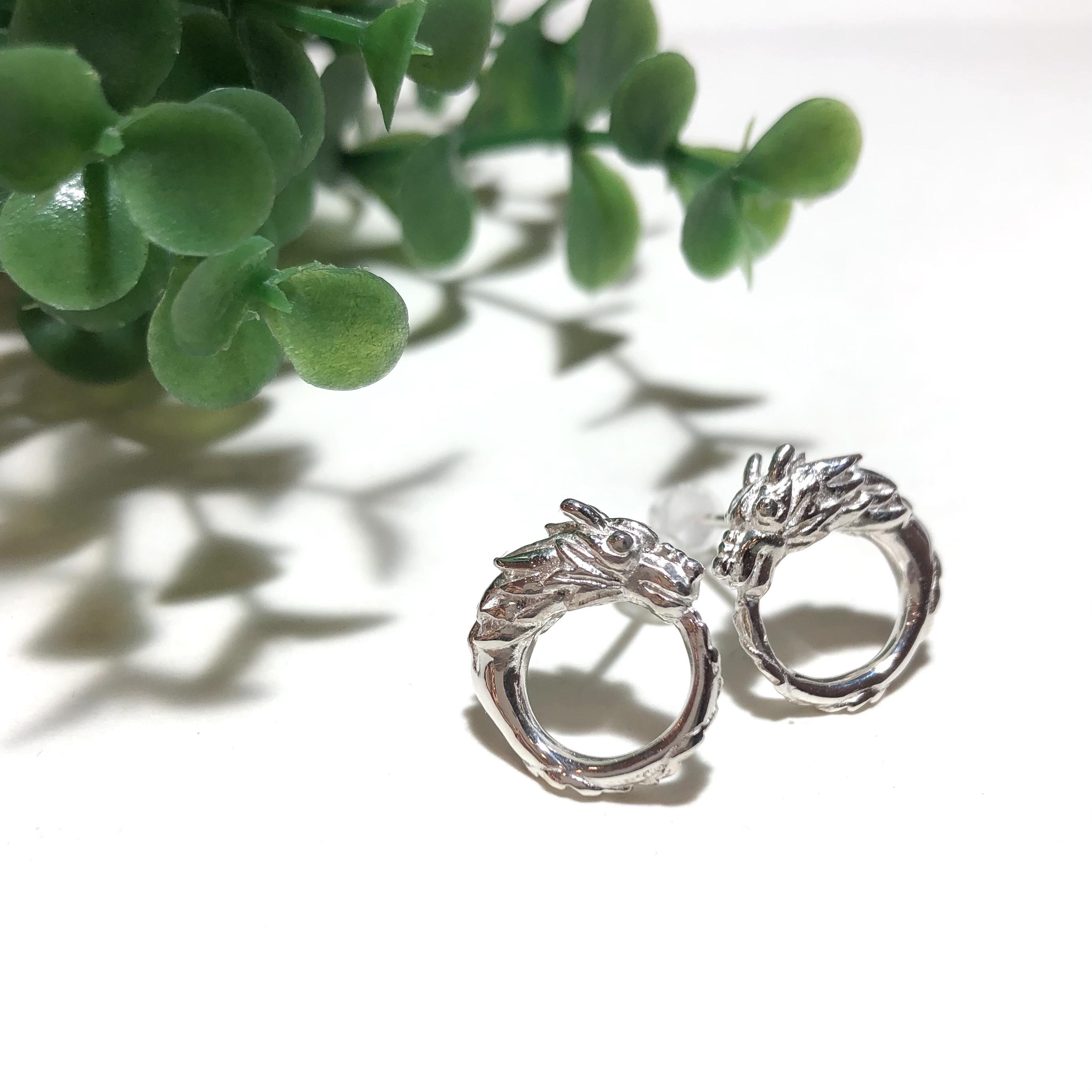 再入荷！純銀製＊龍のピアス ドラゴン