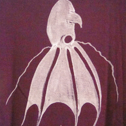 両面絵柄・コウモリダコ・深海の実在タコ・レディスS〜Mサイズ（150〜160cm対応サイズ）あずき色＊手描きTシャツ 7枚目の画像