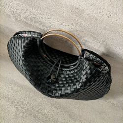 牛皮手工編織手提包 / Leather hand-woven bag「Papagena black」（收單後製作） 第2張的照片