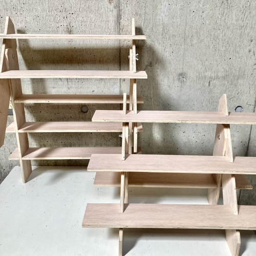 マルシェ台‼️組立式ディスプレイ 店舗什器 陳列棚 イベント什器 一台 商品ディスプレイ 什器 ひな壇5段/背面3段/50幅/普通合板/1台