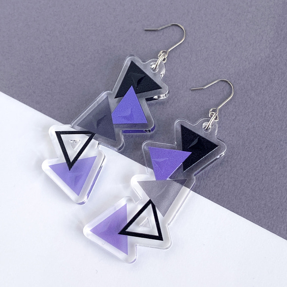 ランダムトライアングル】ピアス・イヤリング│アクリルアクセサリー