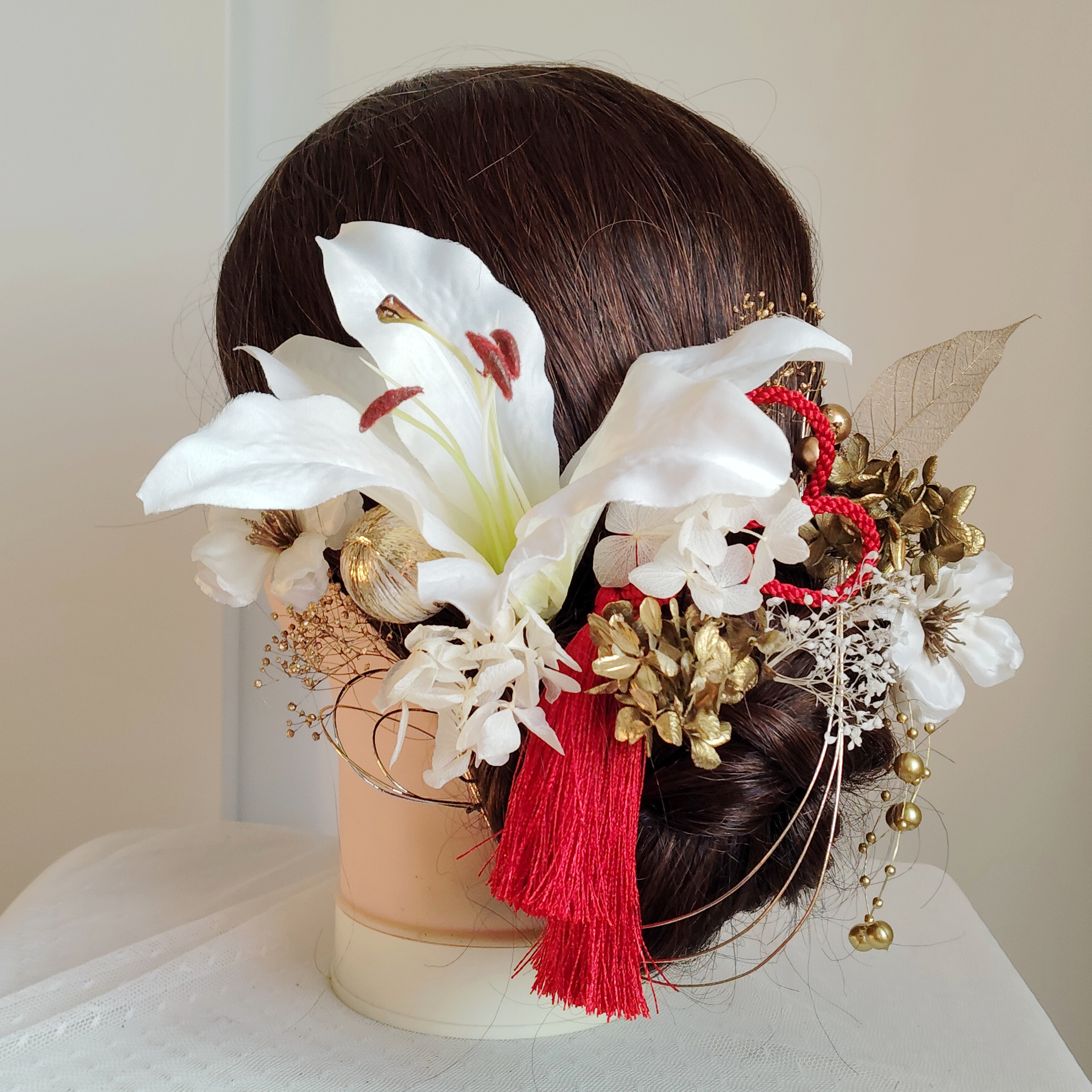 カサブランカと胡蝶蘭の髪飾り　白無垢　打掛　成人式　和婚　髪飾り