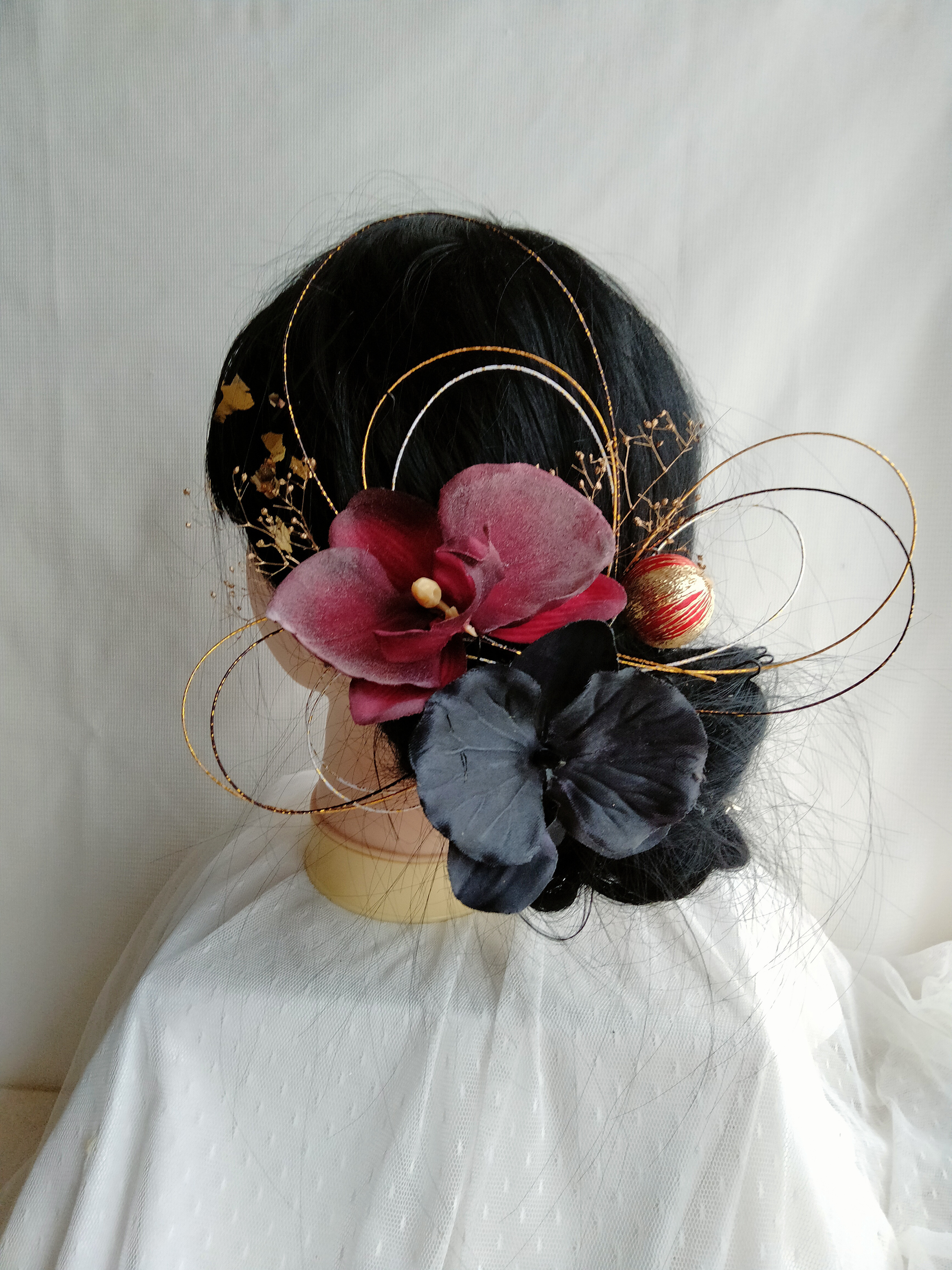 赤の胡蝶蘭×水引き×和玉かんざし　赤の髪飾り　卒業式髪飾り　成人式髪飾り　結婚式髪飾り　赤い振袖　水引き　水引アレンジ