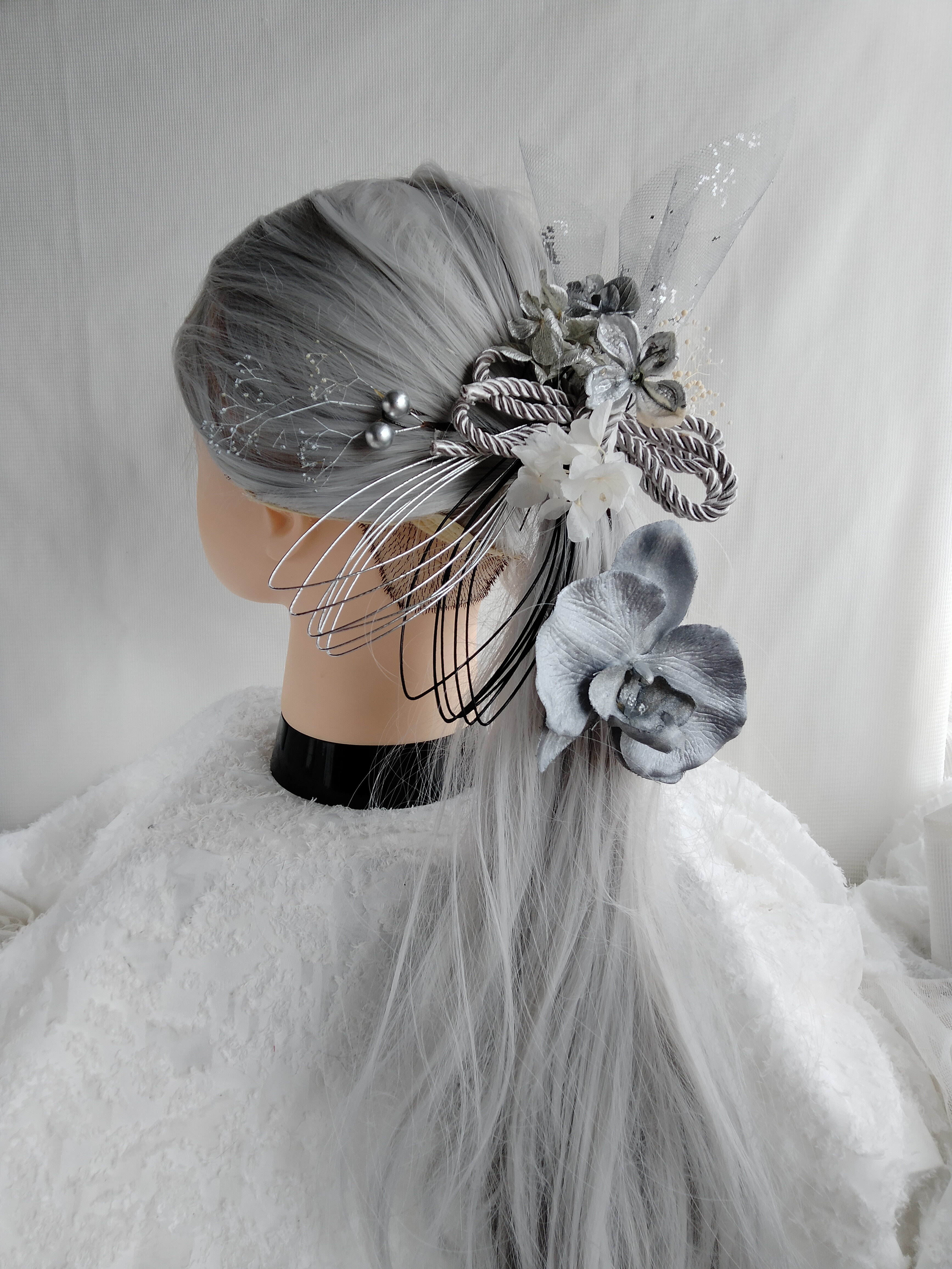 黒銀水引とチュールの成人式髪飾り　高めポニー　ポニーテールアレンジ　紐アレンジ　髪かざり　水引　成人式　卒業式　結婚式