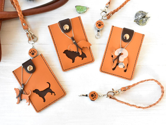 《特集掲載》【受注制作】犬シルエット パスケース【お好きな犬種で制作】リール付 名入れ可 犬種グッズ ※袋ラッピング無料 3枚目の画像