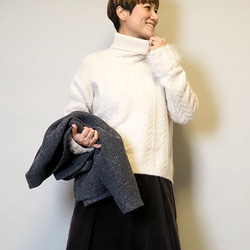 【2025復刻再販】春まで着れる❤︎20回以上再販♪即納♪軽くて暖かい袖ふわふわハイネックニット アイボリー系 10枚目の画像