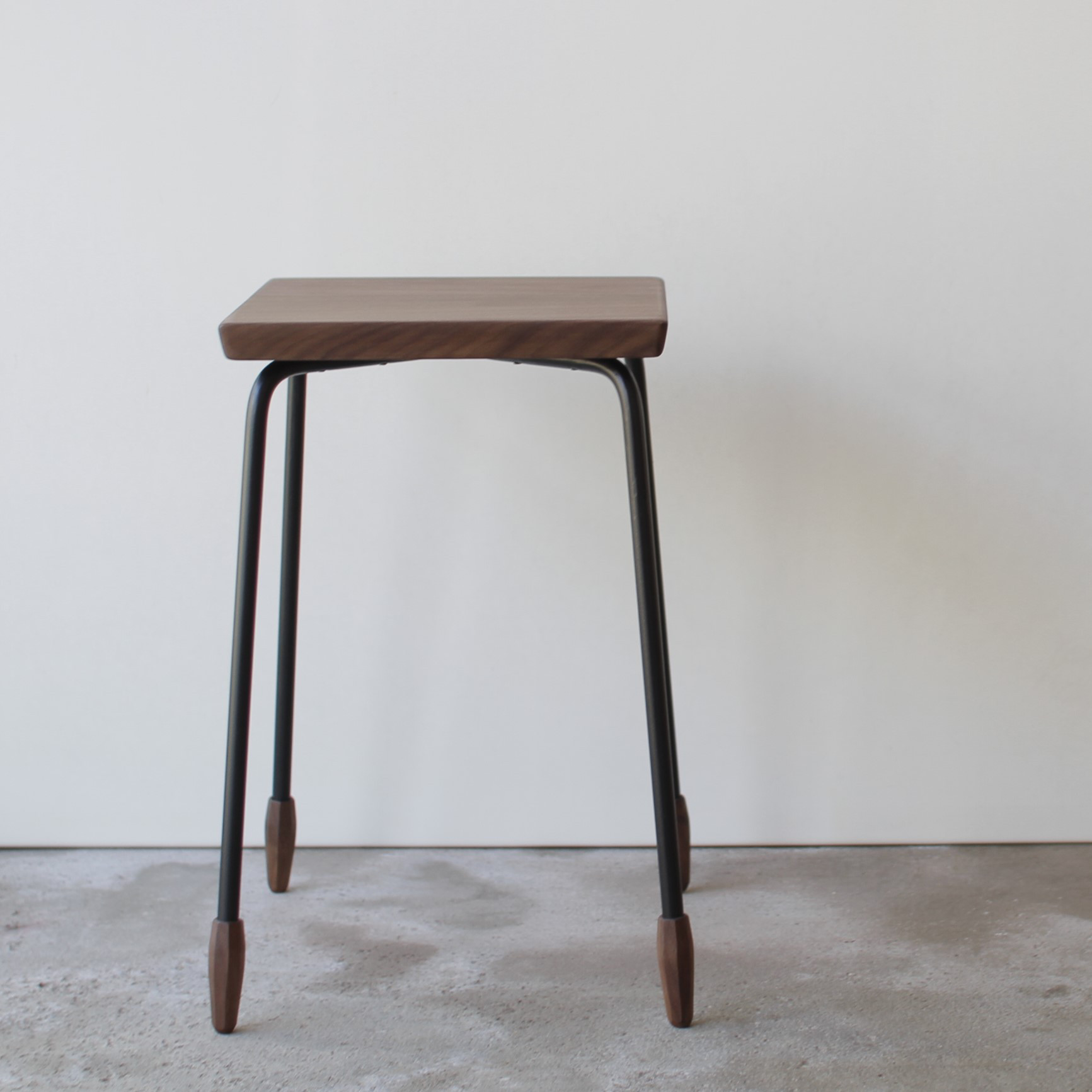 フラットスツール（ウォルナット） 14,800円