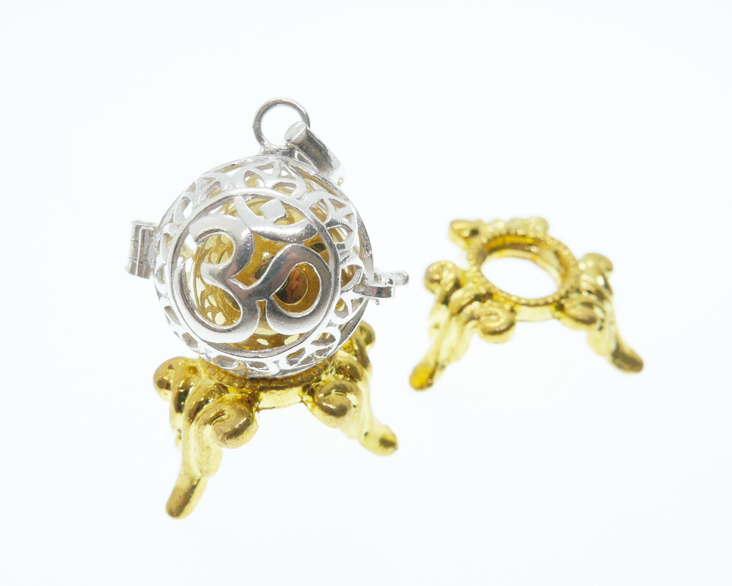 ✼シルバー925✼オニキスのネックレス ༺ぱかりと開けられる•*•宇宙と繋げるOM・バリ島の神様༻天然石アクセサリー人気