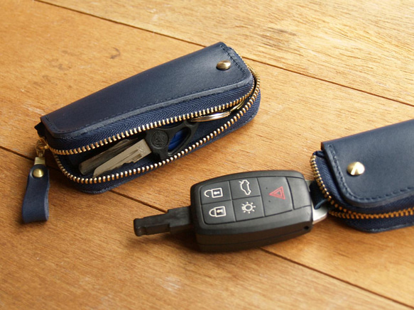 【週年慶特價 690】原價 1090【客製化刻字】Navy Blue 真皮鑰匙包 (英文刻印/禮盒包裝) 生日禮物 第6張的照片