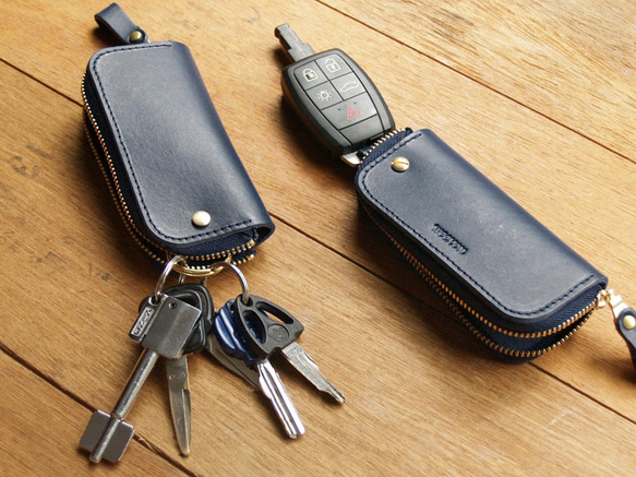 【週年慶特價 690】原價 1090【客製化刻字】Navy Blue 真皮鑰匙包 (英文刻印/禮盒包裝) 生日禮物 第9張的照片