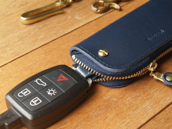 【週年慶特價 690】原價 1090【客製化刻字】Navy Blue 真皮鑰匙包 (英文刻印/禮盒包裝) 生日禮物 第10張的照片