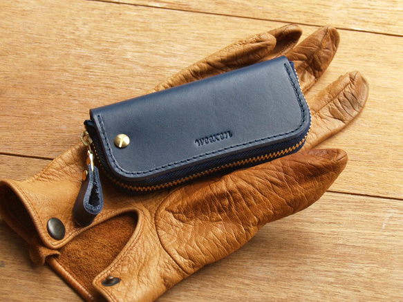 【週年慶特價 690】原價 1090【客製化刻字】Navy Blue 真皮鑰匙包 (英文刻印/禮盒包裝) 生日禮物 第5張的照片