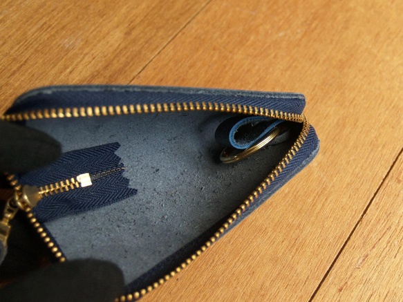 【週年慶特價 690】原價 1090【客製化刻字】Navy Blue 真皮鑰匙包 (英文刻印/禮盒包裝) 生日禮物 第13張的照片