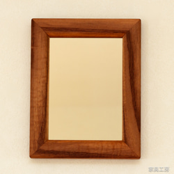 小さな壁掛け鏡　ウォールミラー　１ 2枚目の画像