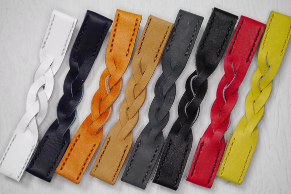 トリック三つ編みの本革製ストールクリップ☆長さ12～13cm☆ヌバック