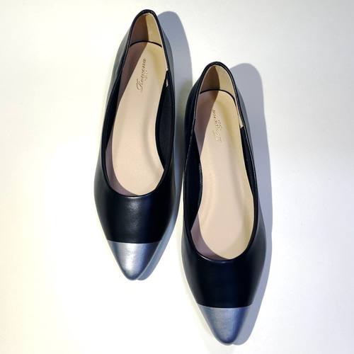 【美品】OHGA バイカラーフラットパンプス ◇24.0cm現品・2,000円引きSALE◇ 歩き易い！バイカラーフラット