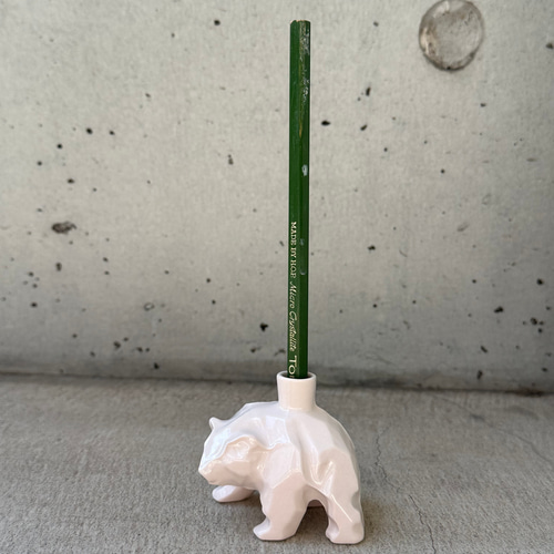 オーダー　小さな木彫りのクマさん　一輪挿し ミニミニ這い熊 | 木彫りの熊 | inoya | Basic Life Store いつまでも