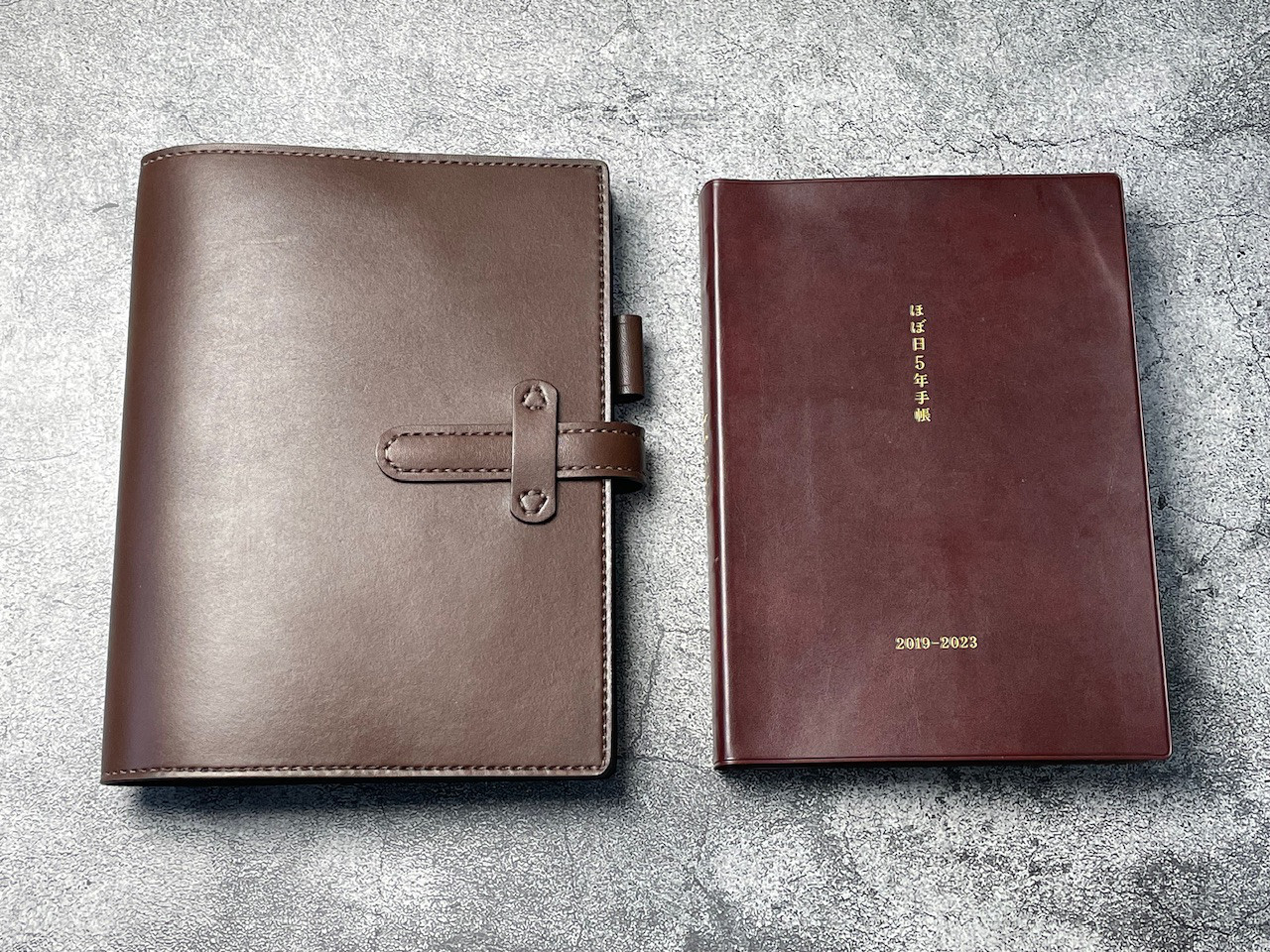 【手縫】おおきいほぼ日5年手帳用チョコ色本革手帳カバー※アジャスト機能のペンホルダー付