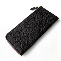 【再販です】ピッグスキンのスリムな長財布Ｌ字型　大きいフラワー　ブラック 7枚目の画像