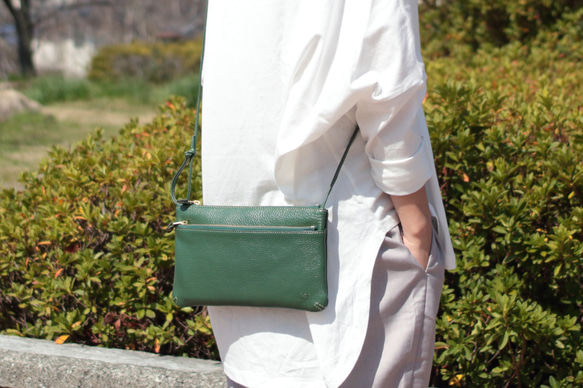 【長財布が入る】2WAY　薄型　サコッシュ　姫路レザー　グリーン　本革　ショルダーバッグ　日本製　ak-53nns 1枚目の画像