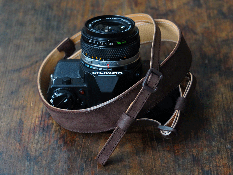 レザーカメラストラップ 70％グランデ